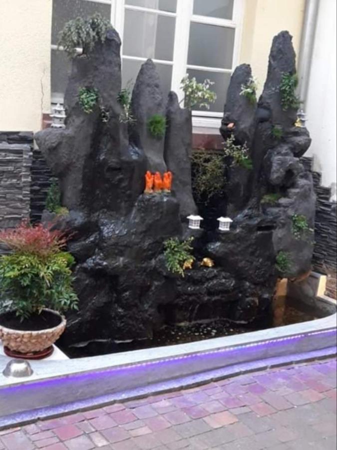 Trang Hotel Ращат Екстериор снимка