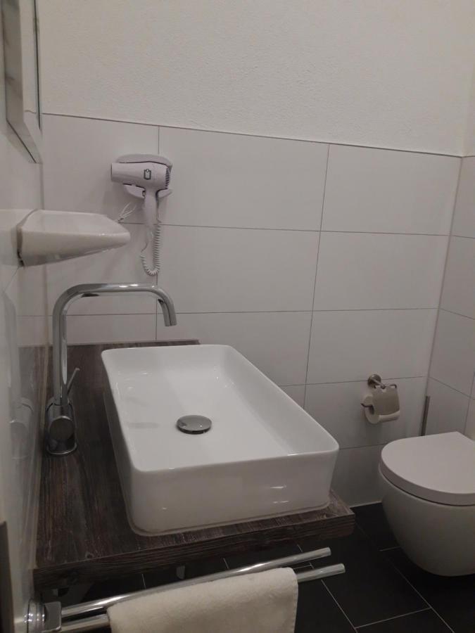Trang Hotel Ращат Екстериор снимка