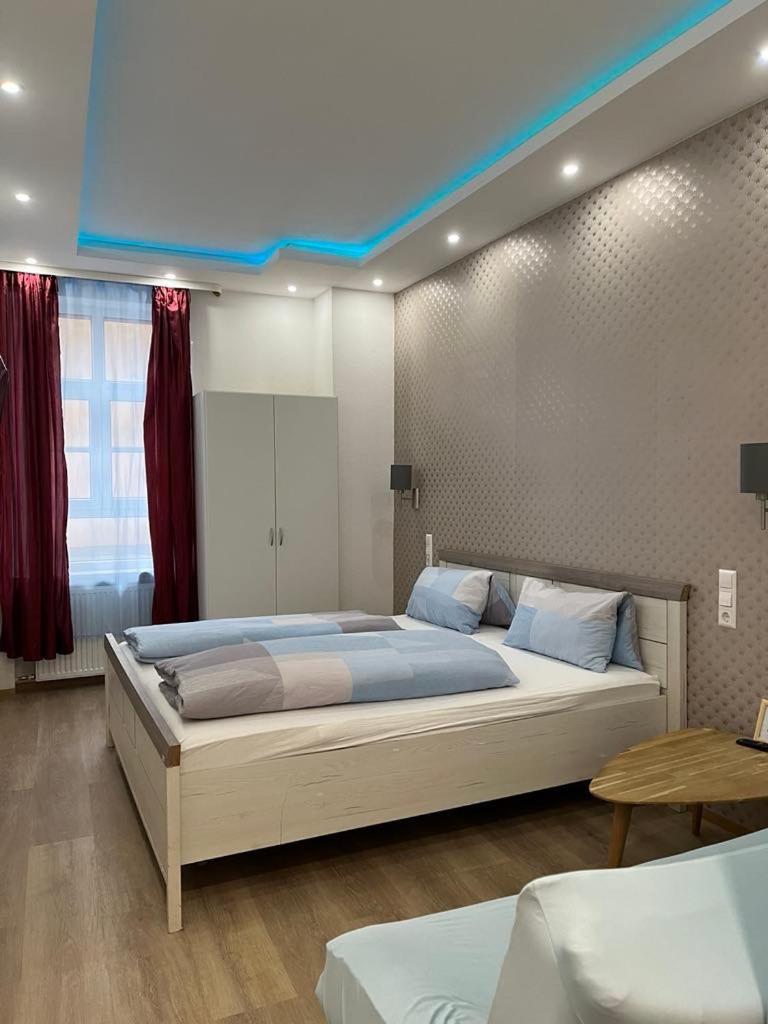 Trang Hotel Ращат Екстериор снимка